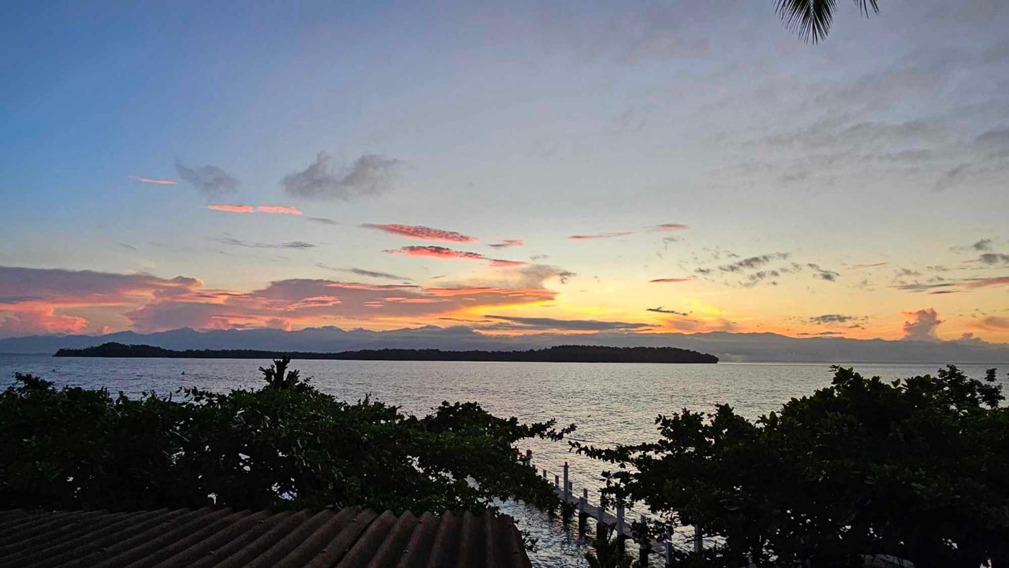 Eagles Nest Beach Resort Davao Екстер'єр фото